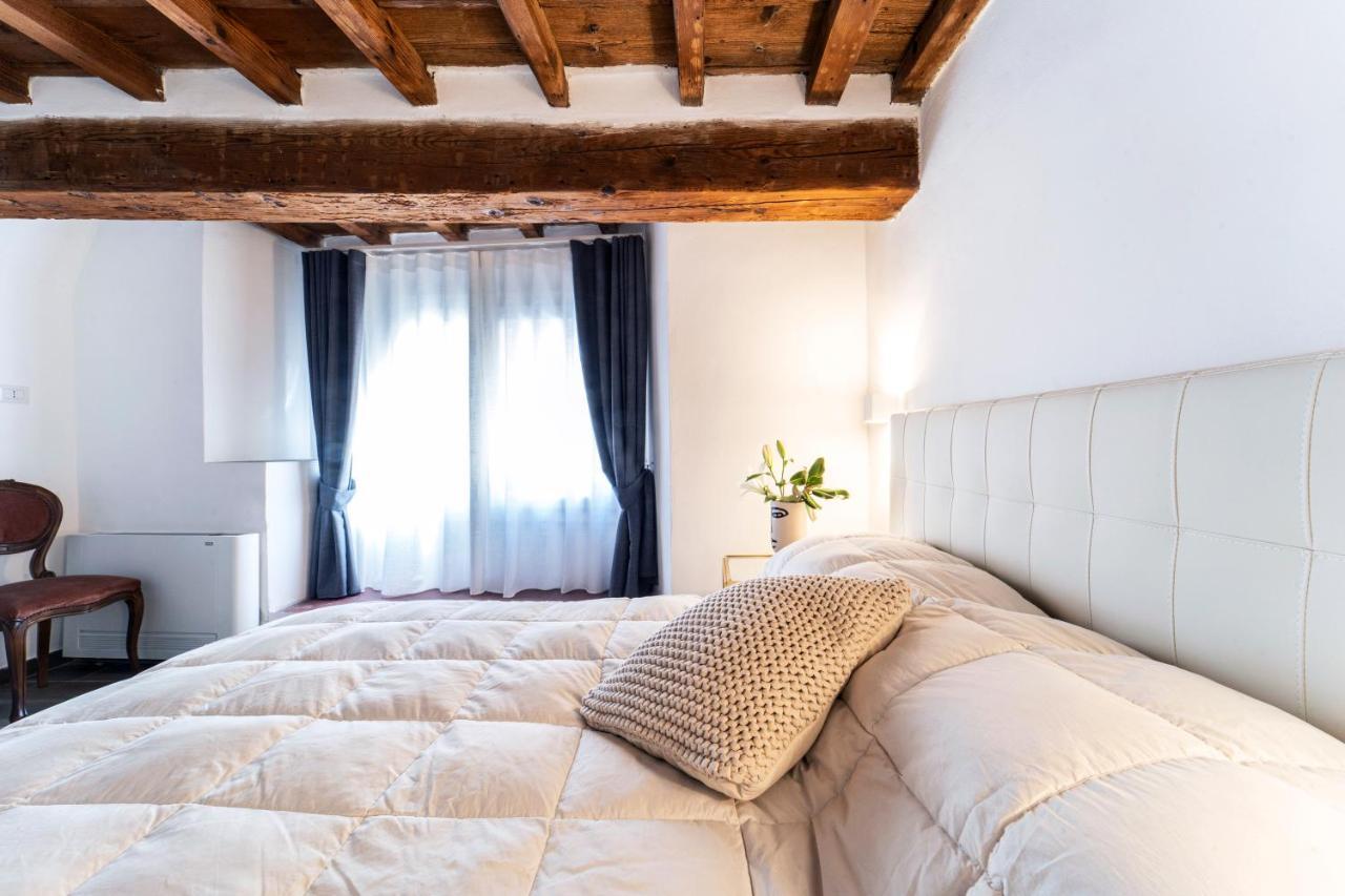 Palazzovilla Historic Building Luxury Suite Флоренция Экстерьер фото