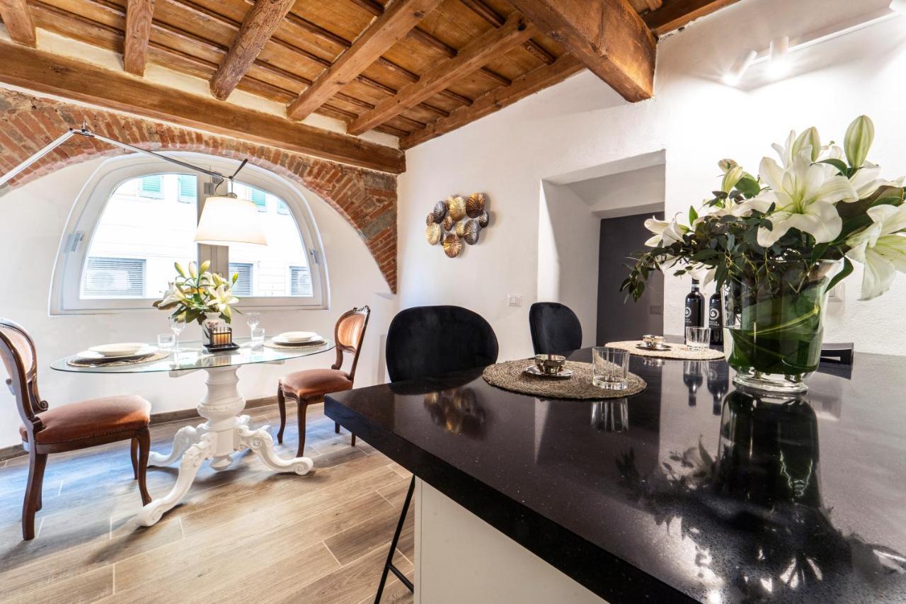 Palazzovilla Historic Building Luxury Suite Флоренция Экстерьер фото