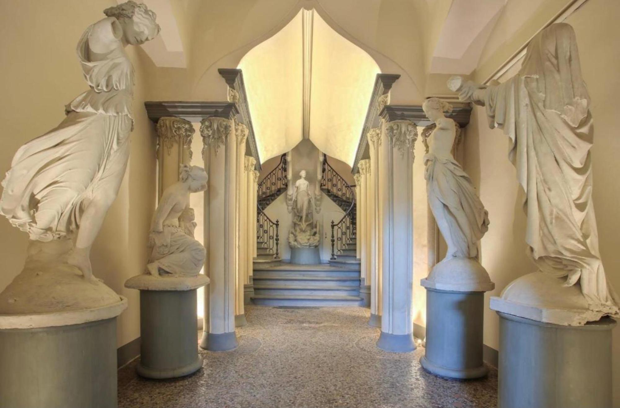 Palazzovilla Historic Building Luxury Suite Флоренция Экстерьер фото